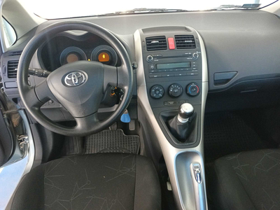 Toyota Auris 2009 1.3 Dual VVT