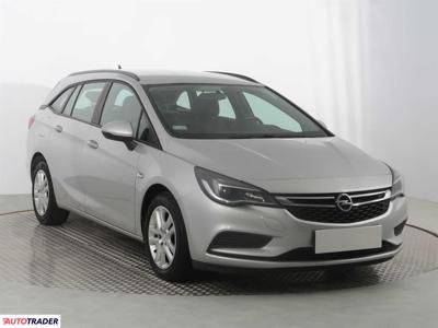 Opel Astra 1.6 93 KM 2016r. (Piaseczno)