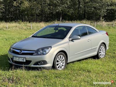 Opel Astra H benzyna twardy dach niski przebieg