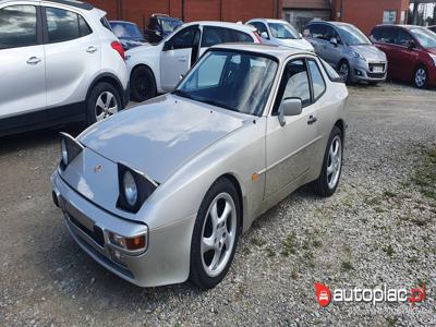 Porsche 944