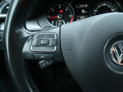 Volkswagen Passat 2014 2.0 TDI 184860km ABS