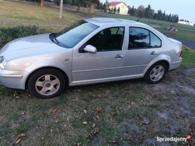 VW Bora 1.6lpg stan bardzo dobry