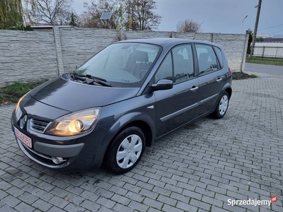 Renault scenik 1.6 16v benzyna .6 biegów kilometry 140 tys.