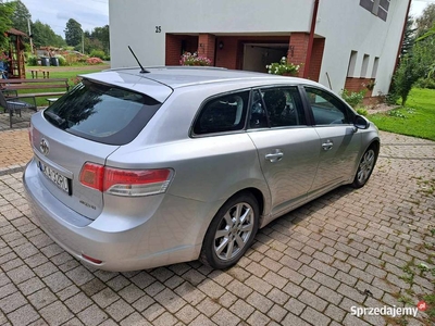 sprzedam toyota avensis t 27