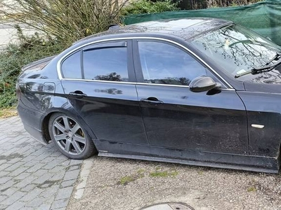 syndyk oferuje do sprzedaży UDZIAŁ ½ w samochodzie BMW 325i