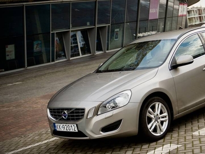 VOLVO V60 T3 Momentum