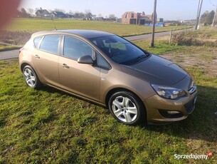 Astra J 1.4 bardzo ładna