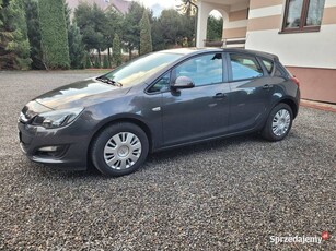 Opel Astra J IV 1.6 benzyna lift hatchback