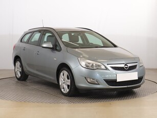 Opel Astra J , Klima, Tempomat, Parktronic, Podgrzewane siedzienia