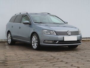 Volkswagen Passat B7 , 177 KM, DSG, Skóra, Navi, Xenon, Bi-Xenon, Klimatronic,