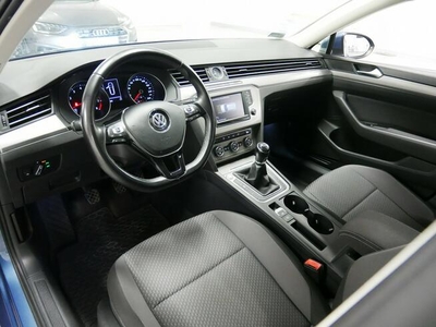 Volkswagen Passat 1,4 / 125 KM / Jak Nowy / NAVI / FULL LED/ Tempo/ ALU/ Salon PL /FV23%