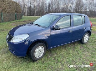 Sprzedam samochód Dacia Sandero z 2009 roku w stanie bardzo dobrym. Sandero