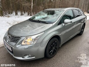 Używany Toyota Avensis 2010