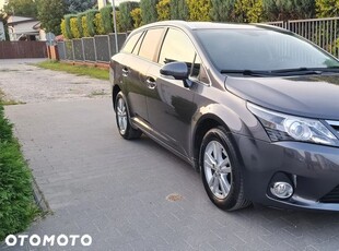 Używany Toyota Avensis 2012