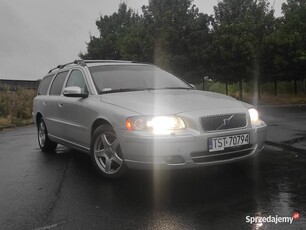 Volvo V70 2.4 D5 185KM 4x4 AWD HAK Ksenony klimatyzacja doinwestowany