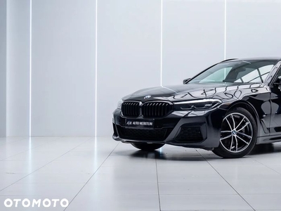 BMW Seria 5 520d xDrive mHEV M Sport sport