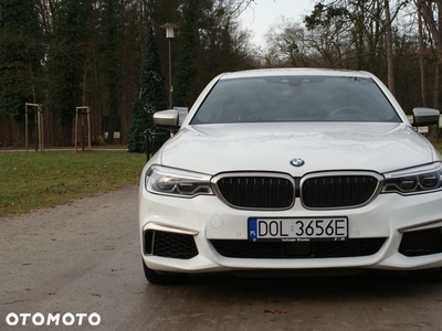 BMW Seria 5 M550i xDrive sport