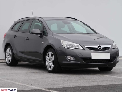 Opel Astra 1.4 138 KM 2010r. (Piaseczno)