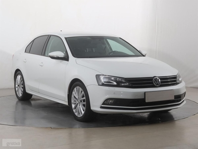 Volkswagen Jetta VI , Salon Polska, Navi, Xenon, Bi-Xenon, Klimatronic, Tempomat,