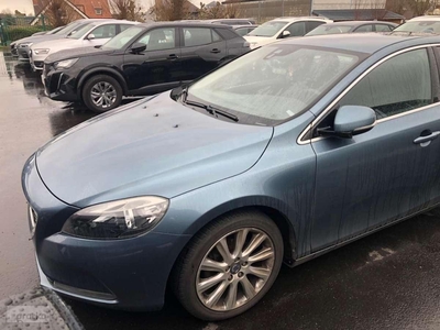 Volvo V40 II