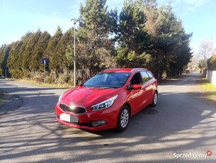 Kia cee'd 1,4 benzyna,navi, kamera.