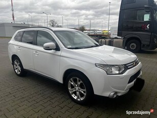 MITSUBISHI OUTLANDER 4WD CTV 2.0 150KM 2012r