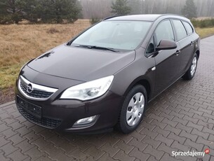 Opel Astra 1.4 benzyna 100KM Klima 2011r Super Stan