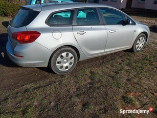 Opel Astra J