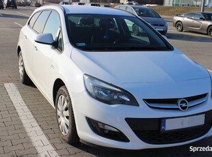 Opel Astra Sports Tourer 1.7 CDTI 2014 niski przebieg