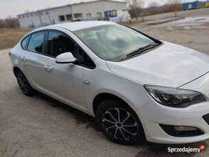 Sprzedam Opel Astra Sedan