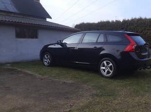 Sprzedam VOLVO V60 po lift z 2014r.- 2.0 Diesel D4-181 KM.