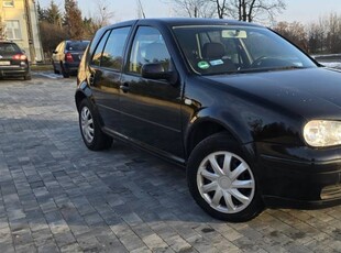 Volkswagen Golf IV 1.6 benzyna 1999r 5 drzwi klimatyzacja