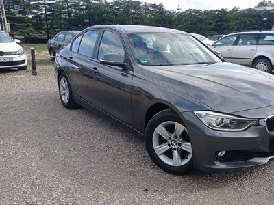 BMW 318d Nawigacja Bi-Ksenony - Automat - Stan BDB -