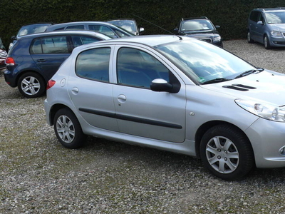 Peugeot 206 plus 1,4 benzyna 2009r.