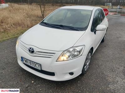 Toyota Auris 1.4 diesel 95 KM 2011r.