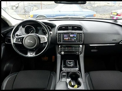 Jaguar F-PACE 2.0d R-Sport AWD 180KM* panorama*biXenon*navi