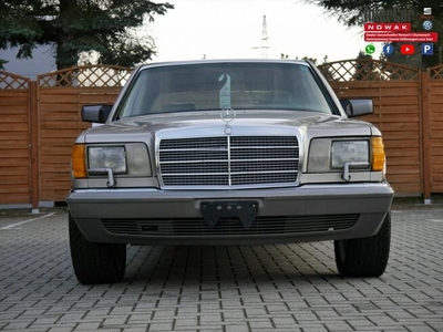 Klasyczny Mercedes W126 w wersji long