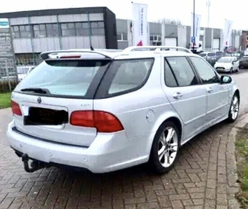 Automat SaaB 9-5 2.3t LPG użytkowany przez starsza kobietę