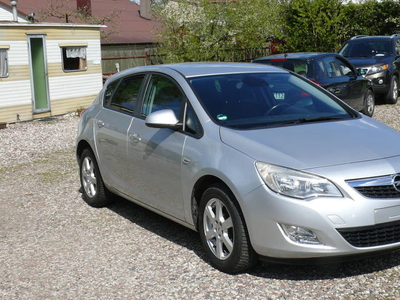 OPEL ASTRA -J 1,6 benzyna 2011r. Sprowadzony Zarejestrowany