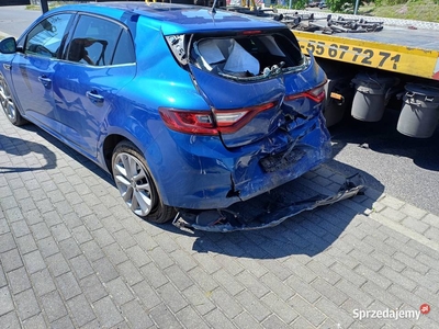 Sprzedam Renault Megane 4 w bogatym wyposażeniu GT Line po wypadku.