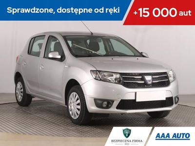 Dacia Logan II Sedan 1.2 16V 75KM 2015