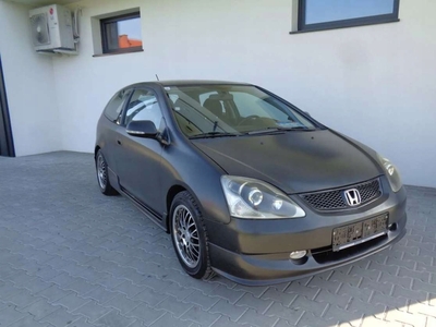 Honda Civic VII Hatchback 1.4 16V 90KM 2005