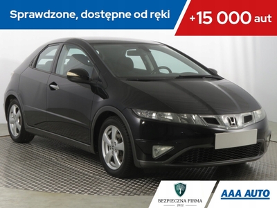 Honda Civic VIII Hatchback 3d 1.4 i-VTEC 100KM 2009