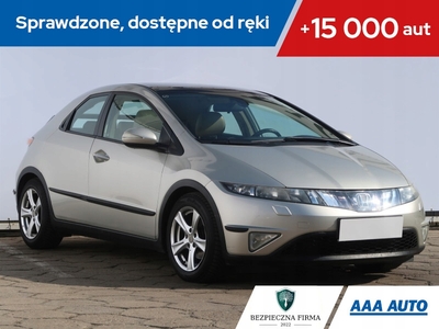 Honda Civic VIII Hatchback 3d 1.8 i-VTEC 140KM 2006