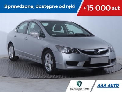 Honda Civic VIII Sedan 1.8 i-VTEC 140KM 2010