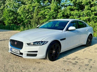 Jaguar XE Sedan 2.0 i4 200KM 2016