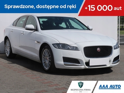 Jaguar XF II Sedan 2.0 i4D 180KM 2017