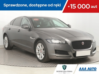 Jaguar XF II Sedan 2.0 i4D 180KM 2018