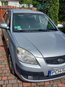 KIA RIO BENYZNA + GAZ