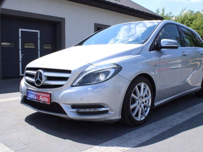 Mercedes Klasa B W246 Sports Tourer 180 BlueEFFICIENCY 122KM 2012